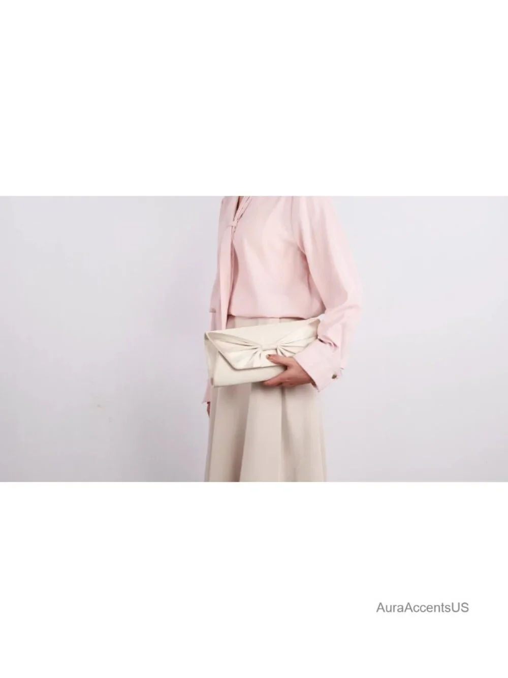 Elegant Satin Clutch Purse with Detachable Chain Strap for Evening Parties
